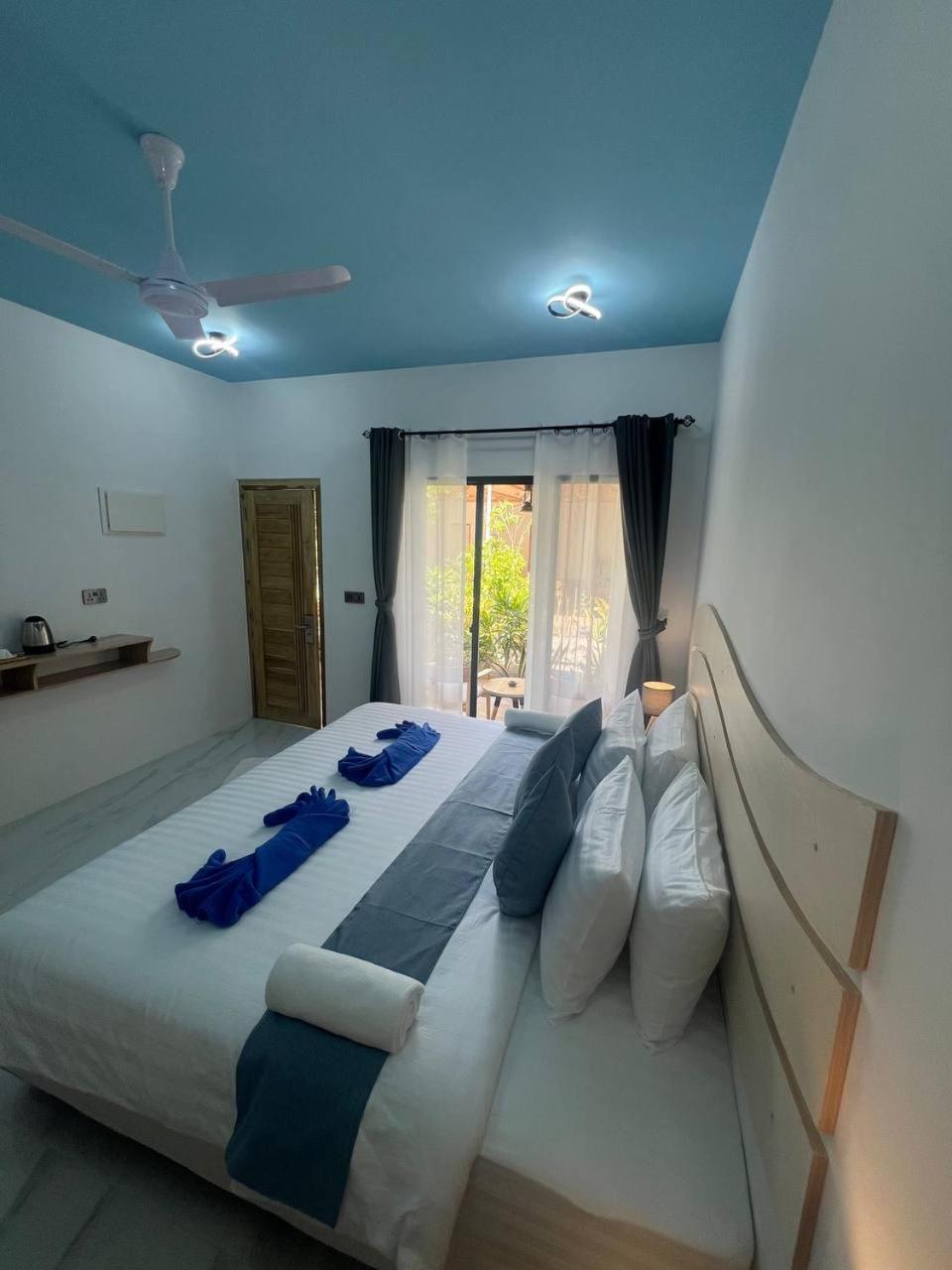 Infinity Beach Dhigurah Dhigurah  Buitenkant foto